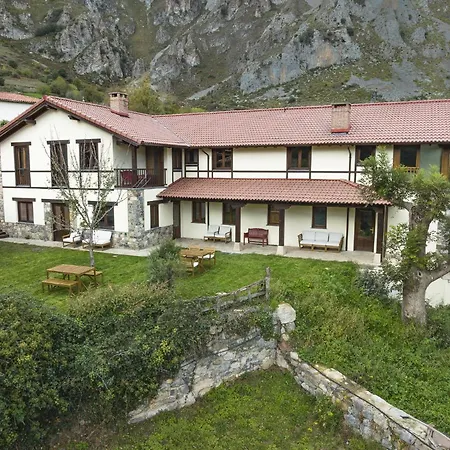 بيت ريفي Posada Cabanes Cabanes (Cantabria)