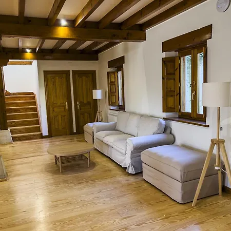 Posada Cabanes بيت ريفي *