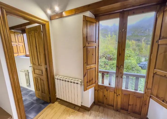 Posada Cabanes Inn *