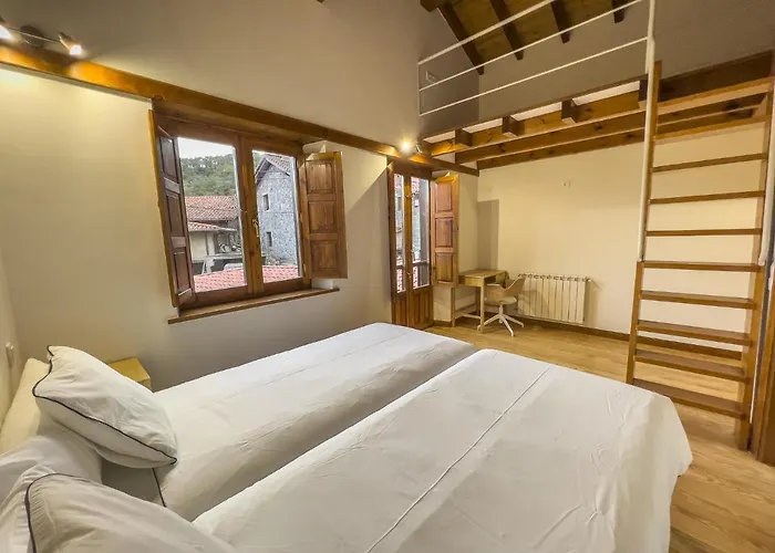 Posada Cabanes Inn *