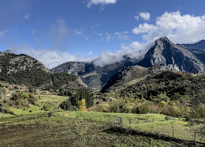 Posada Cabanes Inn *